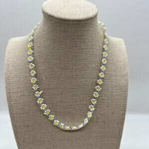 Vintage Daisy Chain Seed Beaded Necklace Blue white chocker boho hippie